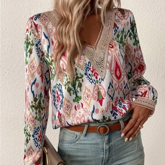 New v neck all over print top - Picture 3 of 8